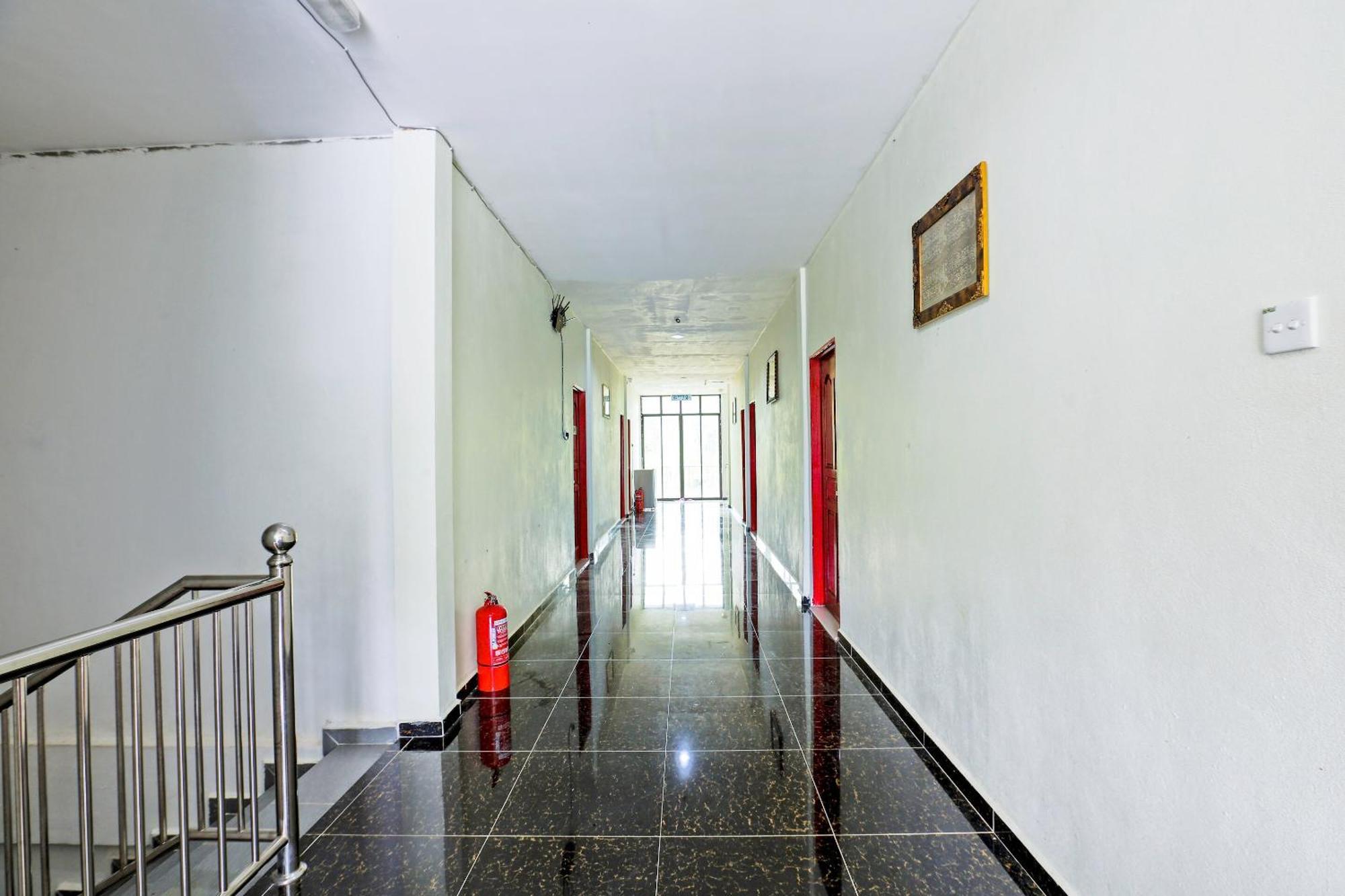 Oyo 89933 Nun Hotel Jeli Exterior photo